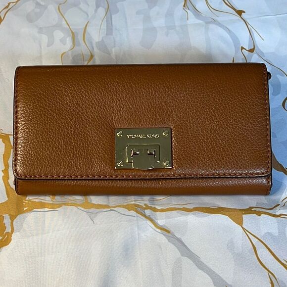 Michael Kors, beige, leather, large wallet - Picture 1 of 9